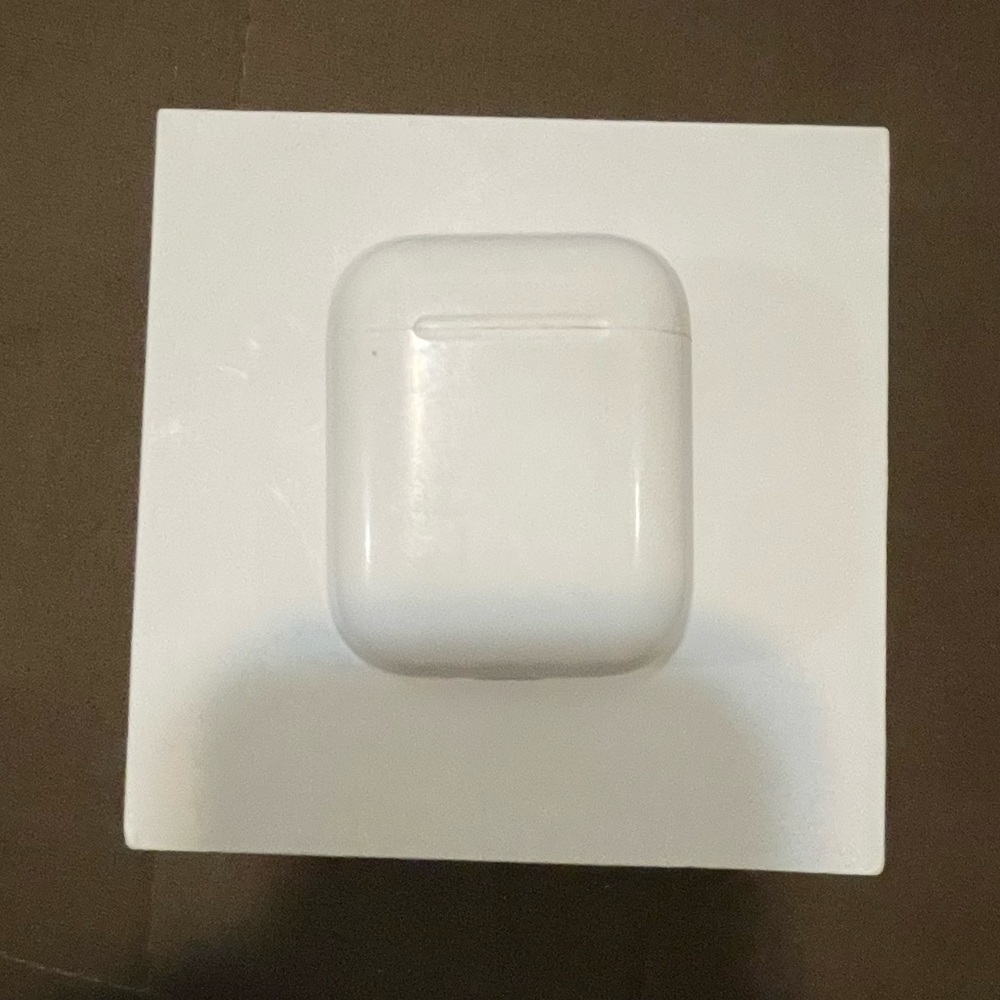 Aripods Charging Case